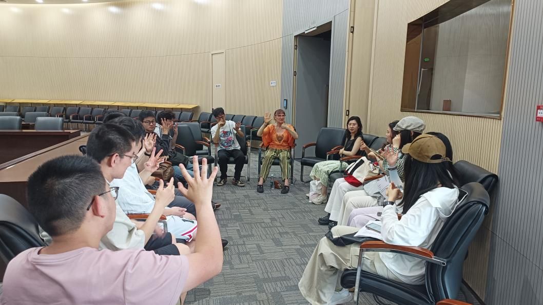 性爱网站
携手芬兰赫尔辛基大学举办“涟漪计划-跨维度的生态对话”国际工作坊